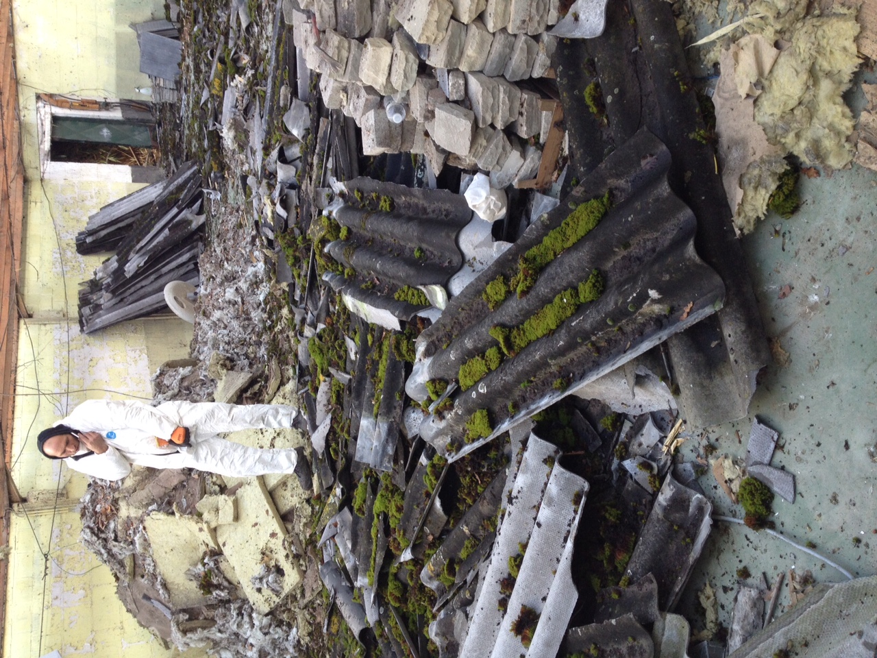 Wie mag welke soorten asbest verwijderen?